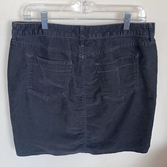 🔥3/$20🔥 Eddie Bauer charcoal gray corduroy skirt size 8 - Picture 4 of 8